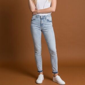 FRAME Le High Skinny Crop Lightwash Jeans